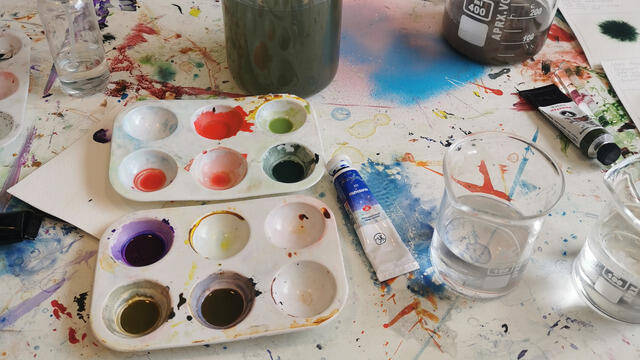 Boka Akvarellkunskap – samspelet mellan vatten, papper och färg